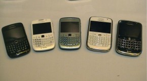 BlackBerry 8520 and BlackBerry Bold get caught in white at CTIA