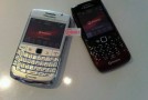 White BlackBerry Bold and Pearl 9100 dummies arrive at Rogers stores